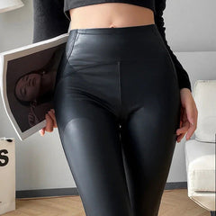 FIERCEFLEX™ - GEFÜTTERTE LEGGINGS AUS KUNSTLEDER